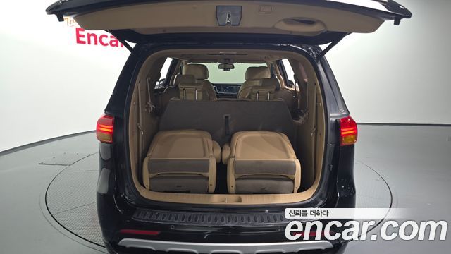 Kia Canival 2016 — photo 36
