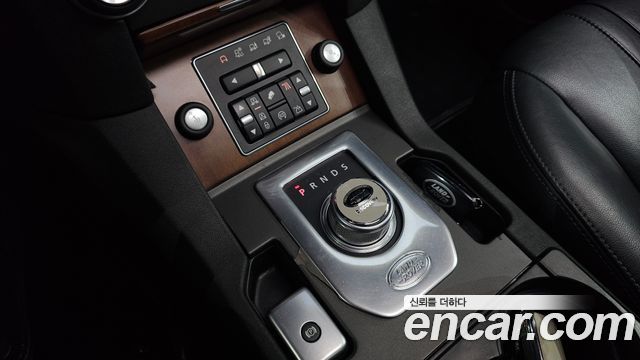 Land Rover Discovery 2016 — photo 9
