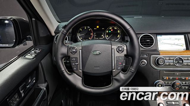 Land Rover Discovery 2016 — photo 13
