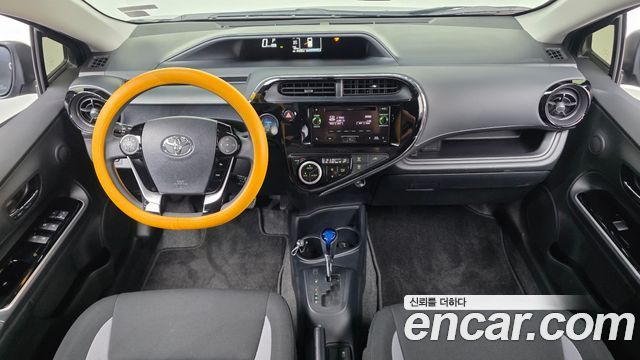 Toyota Prius 2019 — photo 10