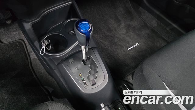 Toyota Prius 2019 — photo 12