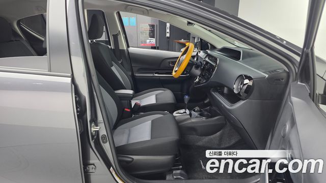 Toyota Prius 2019 — photo 17