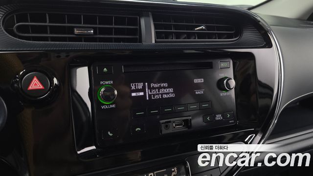 Toyota Prius 2019 — photo 22