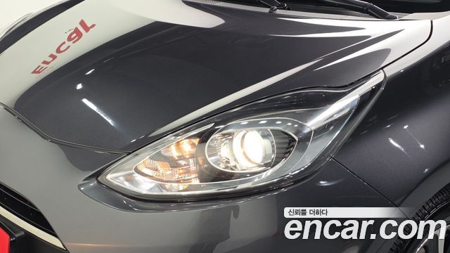 Toyota Prius 2019 — photo 8