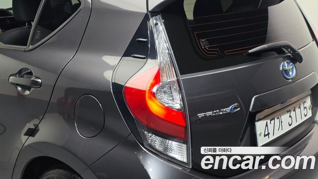 Toyota Prius 2019 — photo 9