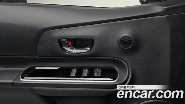 Toyota Prius 2019 — photo 28