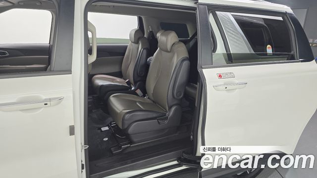 Kia Canival 2025 — photo 18