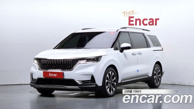 Kia Canival 2023 — photo 1