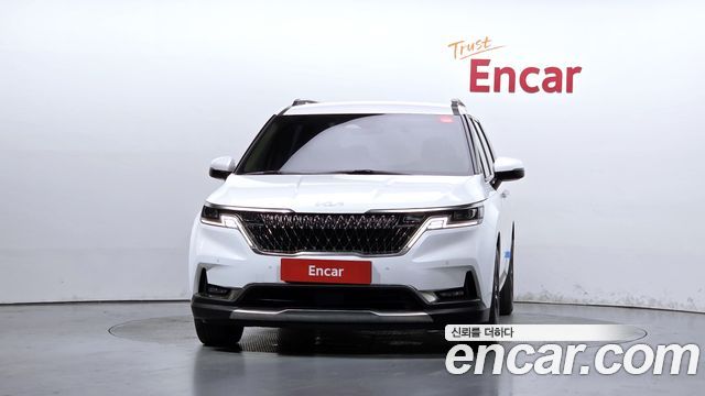 Kia Canival 2023 — photo 3
