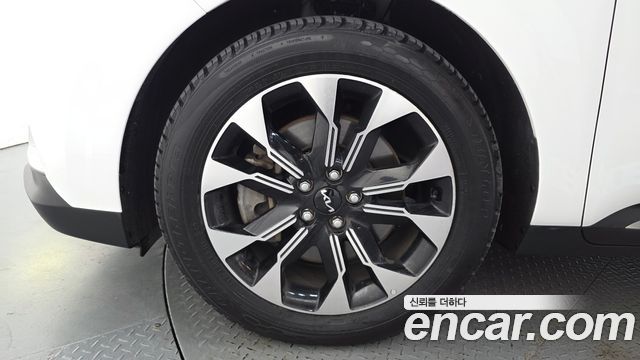 Kia Canival 2023 — photo 5
