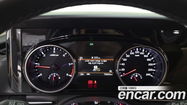 Kia Canival 2023 — photo 11