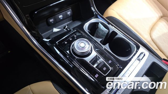 Kia Canival 2023 — photo 12
