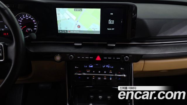 Kia Canival 2023 — photo 19