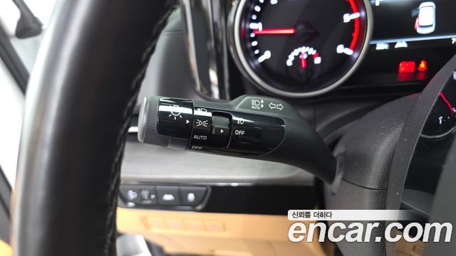 Kia Canival 2023 — photo 25