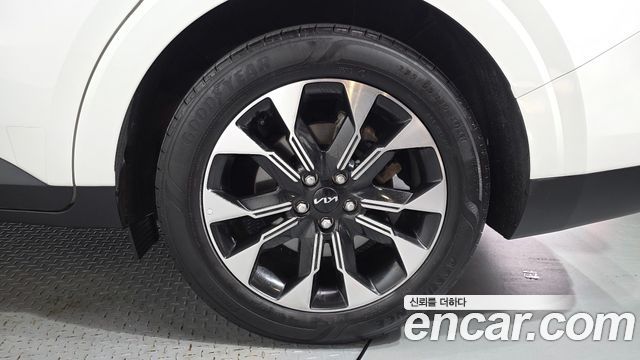 Kia Canival 2023 — photo 7