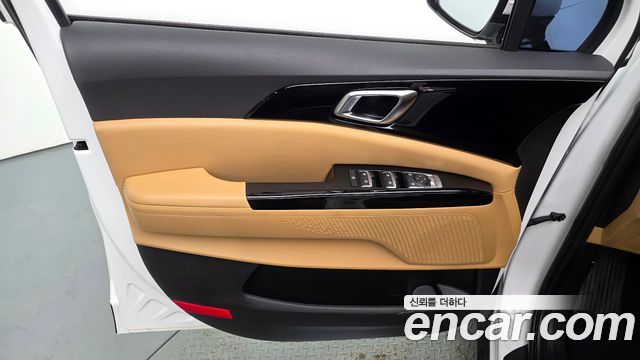 Kia Canival 2023 — photo 14