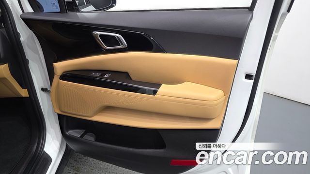 Kia Canival 2023 — photo 15
