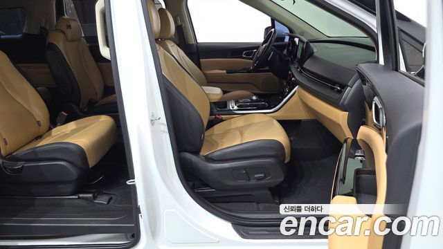 Kia Canival 2023 — photo 16