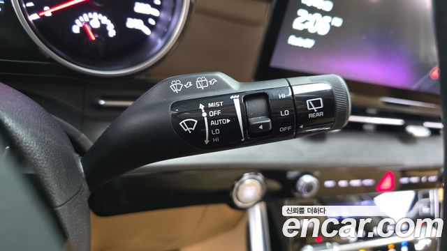 Kia Canival 2023 — photo 28