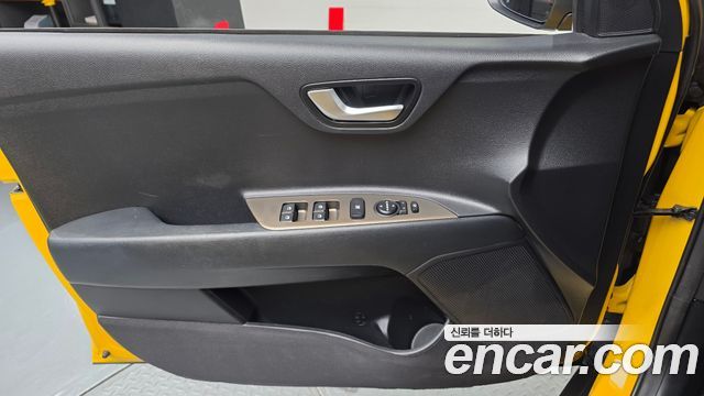 Kia Stonic 2018 — photo 14