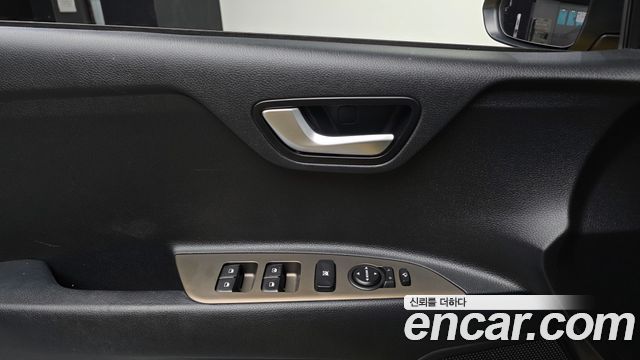 Kia Stonic 2018 — photo 31