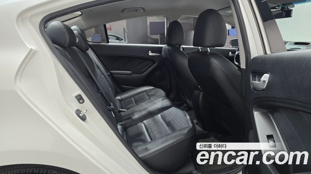 Kia K3 2018 — photo 17
