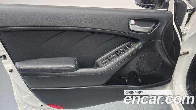 Kia K3 2018 — photo 14