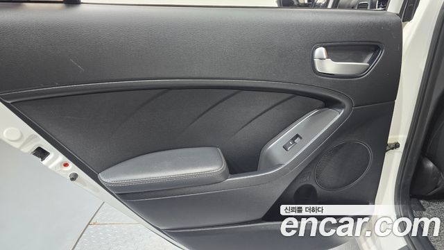 Kia K3 2018 — photo 15