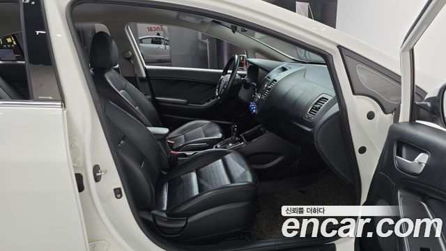 Kia K3 2018 — photo 16