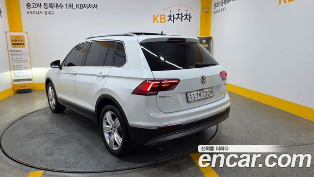 Volkswagen Tiguan 2020 — photo 2