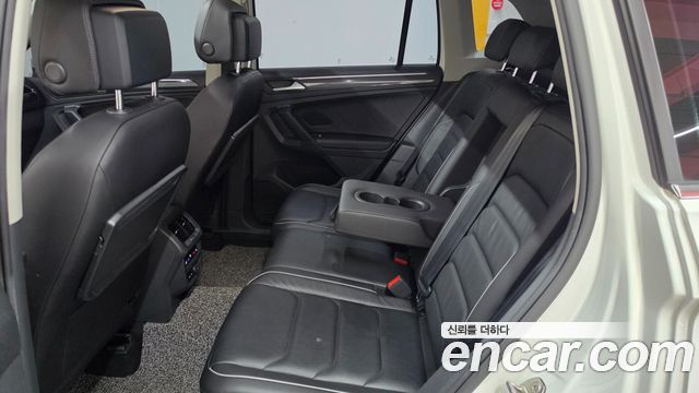 Volkswagen Tiguan 2020 — photo 12