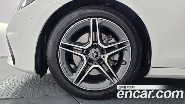 Mercedes-Benz E-Class 2023 — photo 5