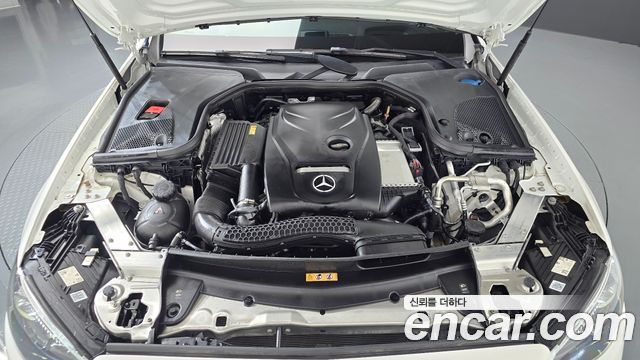 Mercedes-Benz E-Class 2023 — photo 6