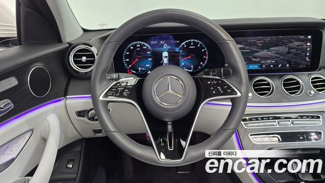 Mercedes-Benz E-Class 2023 — photo 19