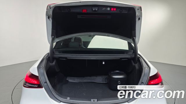 Mercedes-Benz E-Class 2023 — photo 24