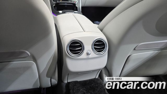 Mercedes-Benz E-Class 2023 — photo 29