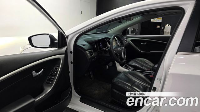 Hyundai i30 2012 — photo 10