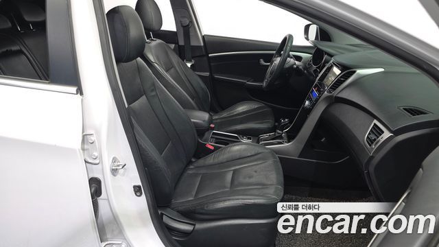 Hyundai i30 2012 — photo 11