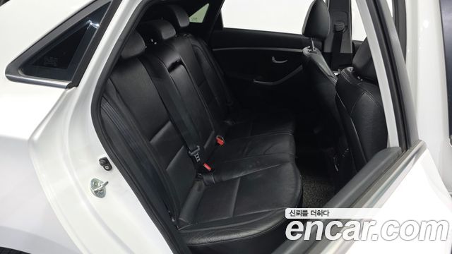 Hyundai i30 2012 — photo 12