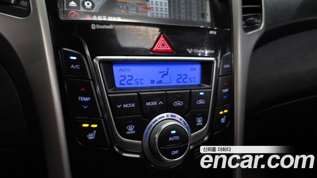Hyundai i30 2012 — photo 16