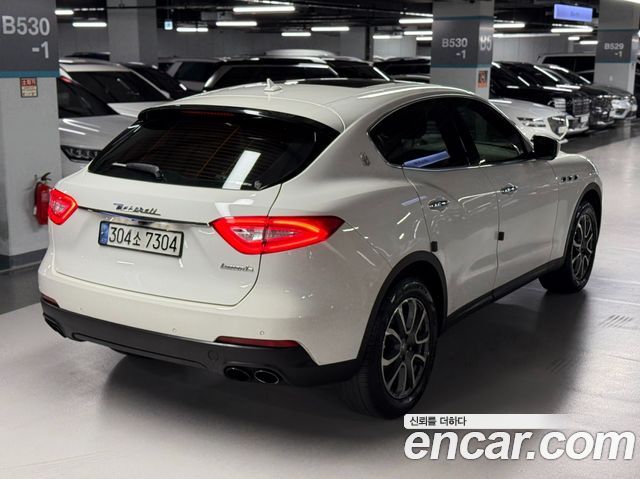 Maserati Levante 2017 — photo 4