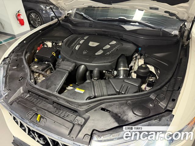 Maserati Levante 2017 — photo 5