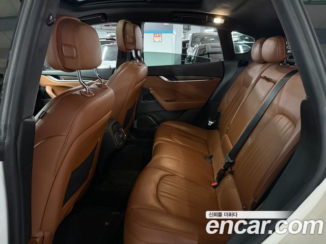Maserati Levante 2017 — photo 10