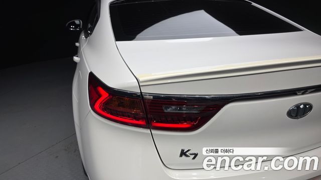 Kia K7 2019 — photo 9