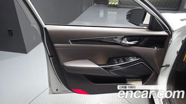 Kia K7 2019 — photo 14