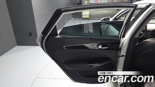 Kia K7 2019 — photo 15