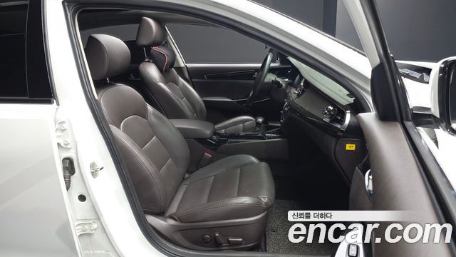Kia K7 2019 — photo 16