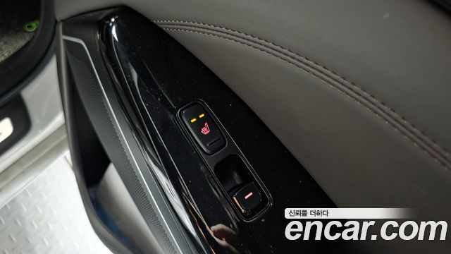 Kia K7 2019 — photo 29