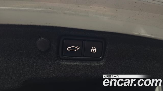 Kia K7 2019 — photo 32