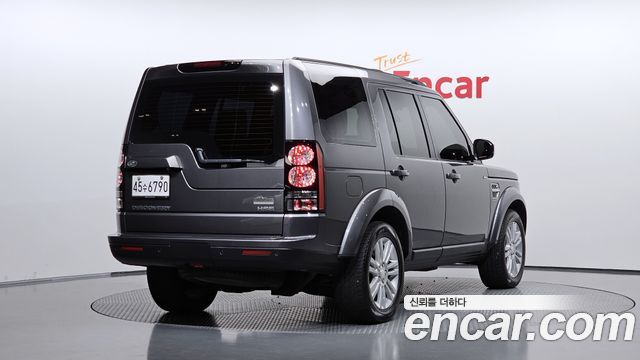 Land Rover Discovery 2015 — photo 2